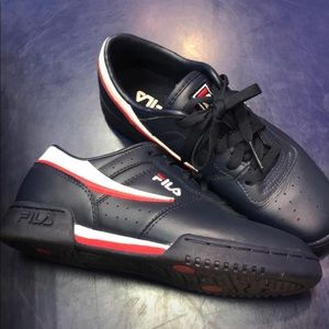 Filas sneakers (boys) 6.5 only wore once